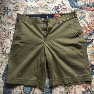 Army green shorts size 34